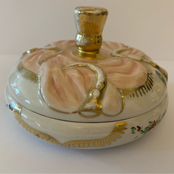 Carlin Comforts Pink Porcelain Vanity Perfume Decanter & Powder Dish - Picture 13 of 17